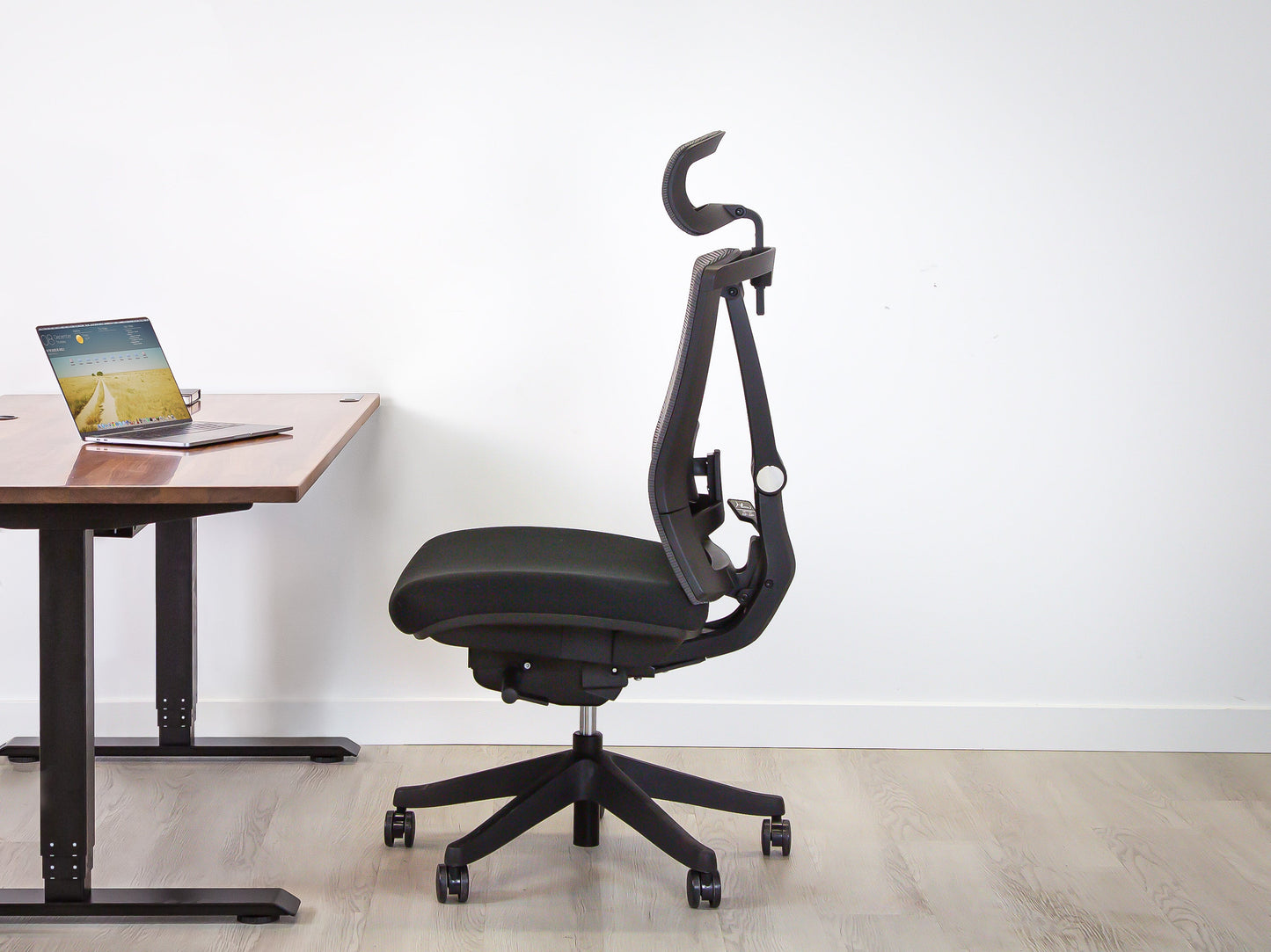 AeryChair - Ergonomic Armless Chair by EFFYDESK