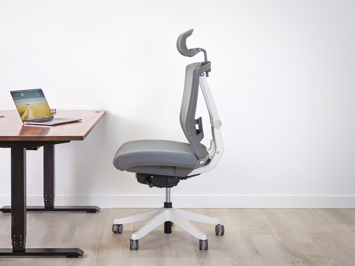 AeryChair - Ergonomic Armless Chair by EFFYDESK