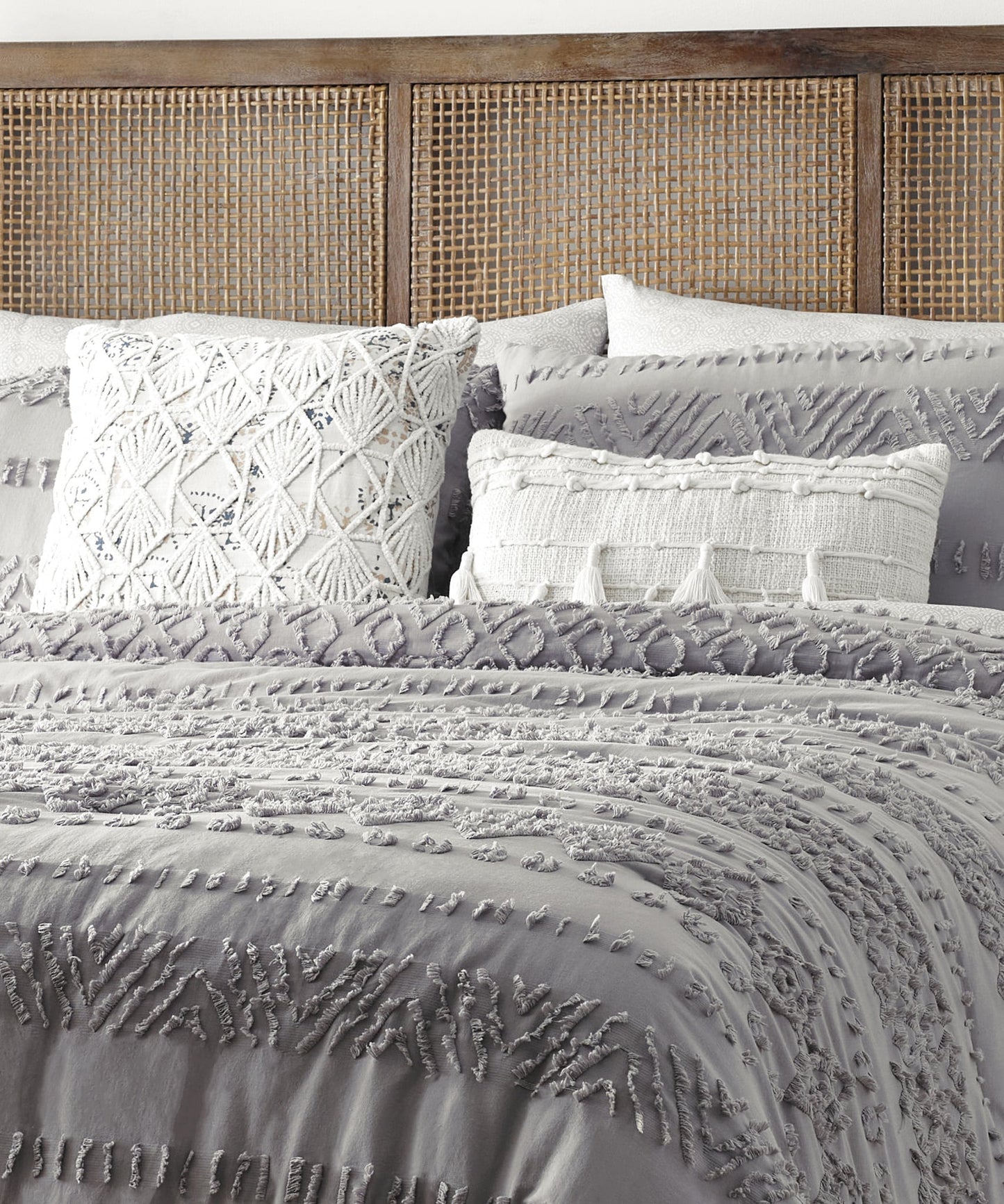 Isla Clipped Jacquard Comforter Set by Blue Loom