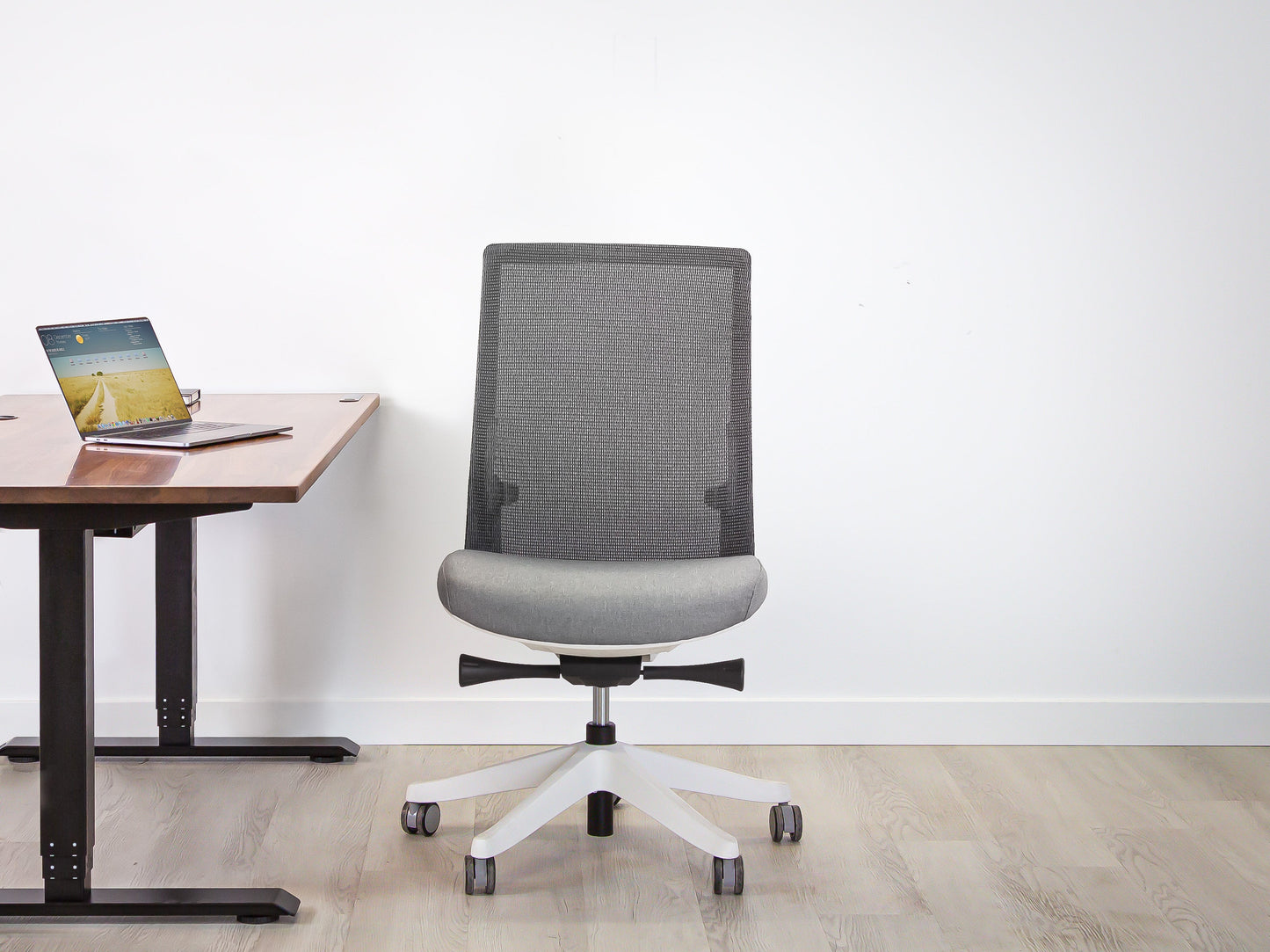 GrinChair - Ergonomic Armless Chair by EFFYDESK