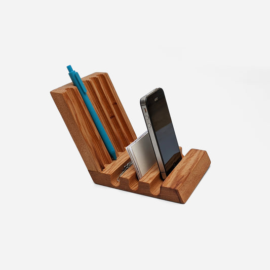 Groovy desk organizer by Formr