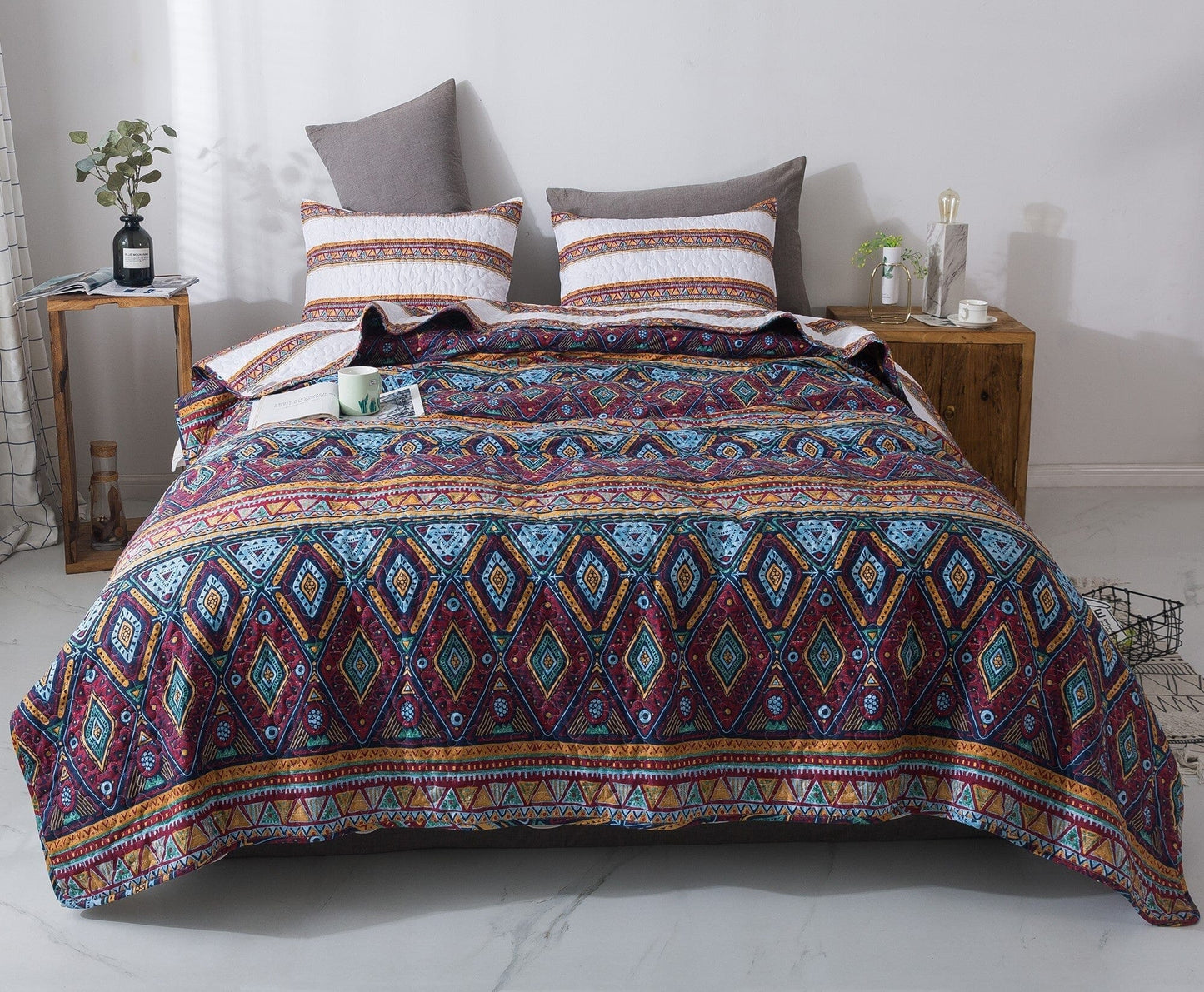 DaDa Bedding Southwestern Aztec Bohemian Desert Tribal Quilted Bedspread Set (KSX-002) by DaDa Bedding Collection