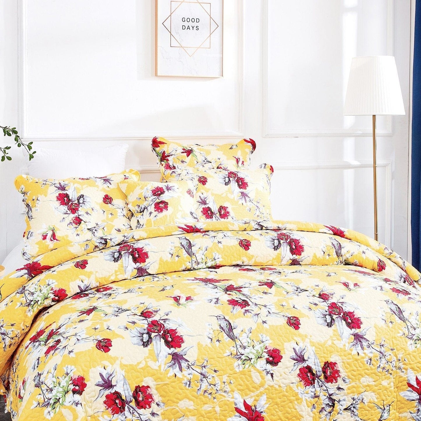 DaDa Bedding Radiant Sunshine Yellow Hummingbirds Floral Scalloped Bedspread Set (JHW-925) by DaDa Bedding Collection