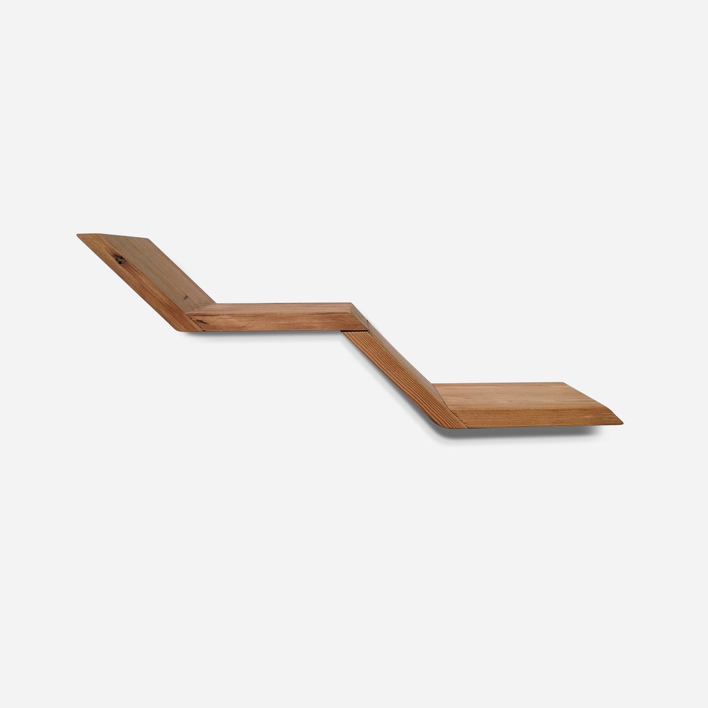 Lean shelf by Formr