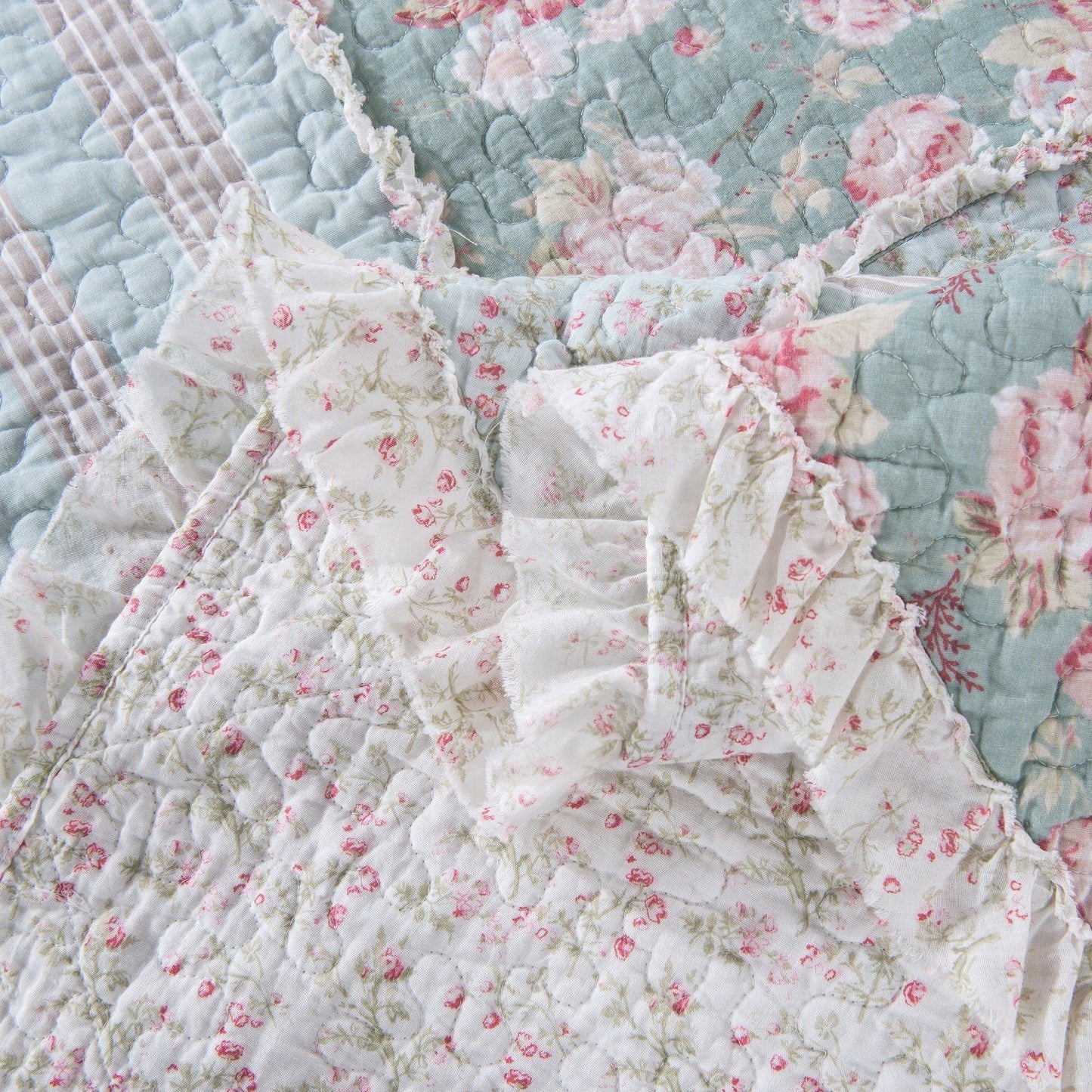 DaDa Bedding Hint of Mint Floral Pastel Cotton Patchwork Ruffle Bedspread Set (JHW-3036) by DaDa Bedding Collection