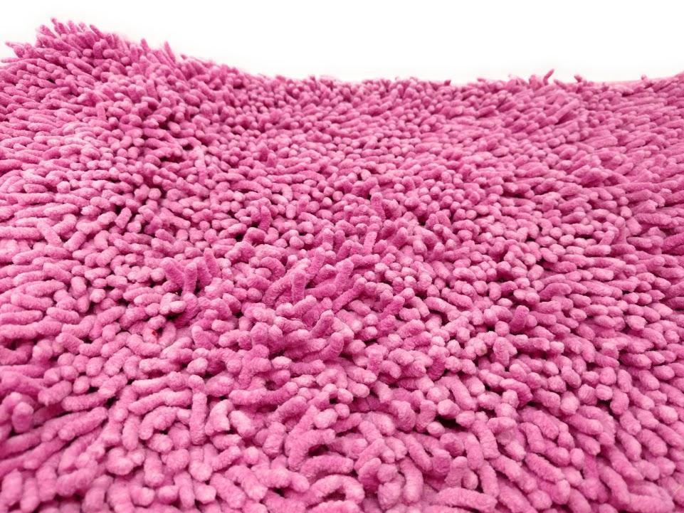 DaDa Bedding Fuchsia Magenta Pink Shaggy Soft Chenille Noodle Carpet Rug Bath Mat by DaDa Bedding Collection