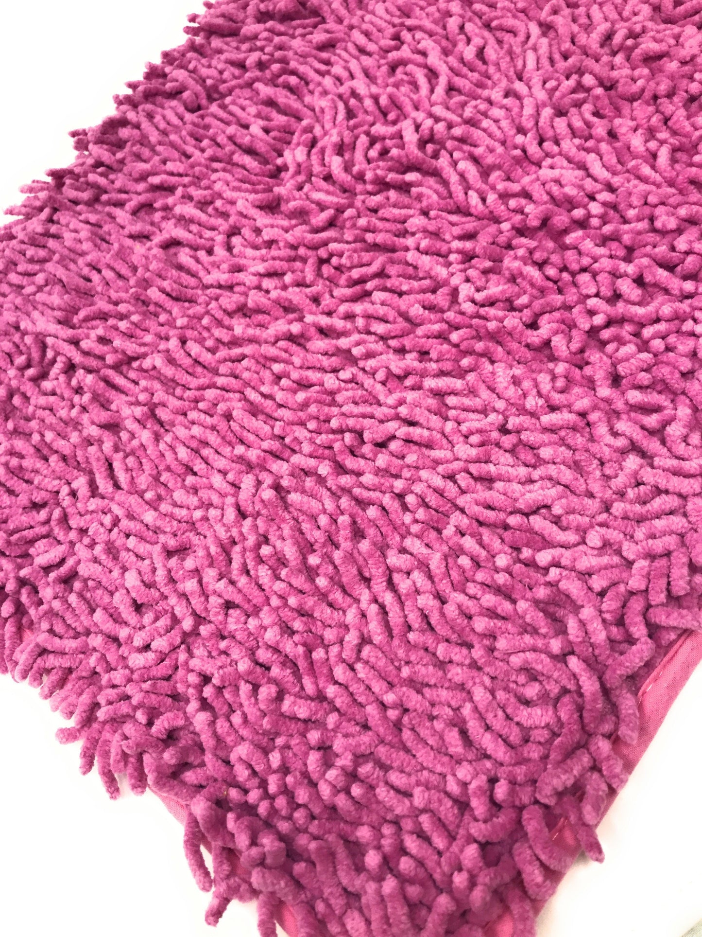 DaDa Bedding Fuchsia Magenta Pink Shaggy Soft Chenille Noodle Carpet Rug Bath Mat by DaDa Bedding Collection